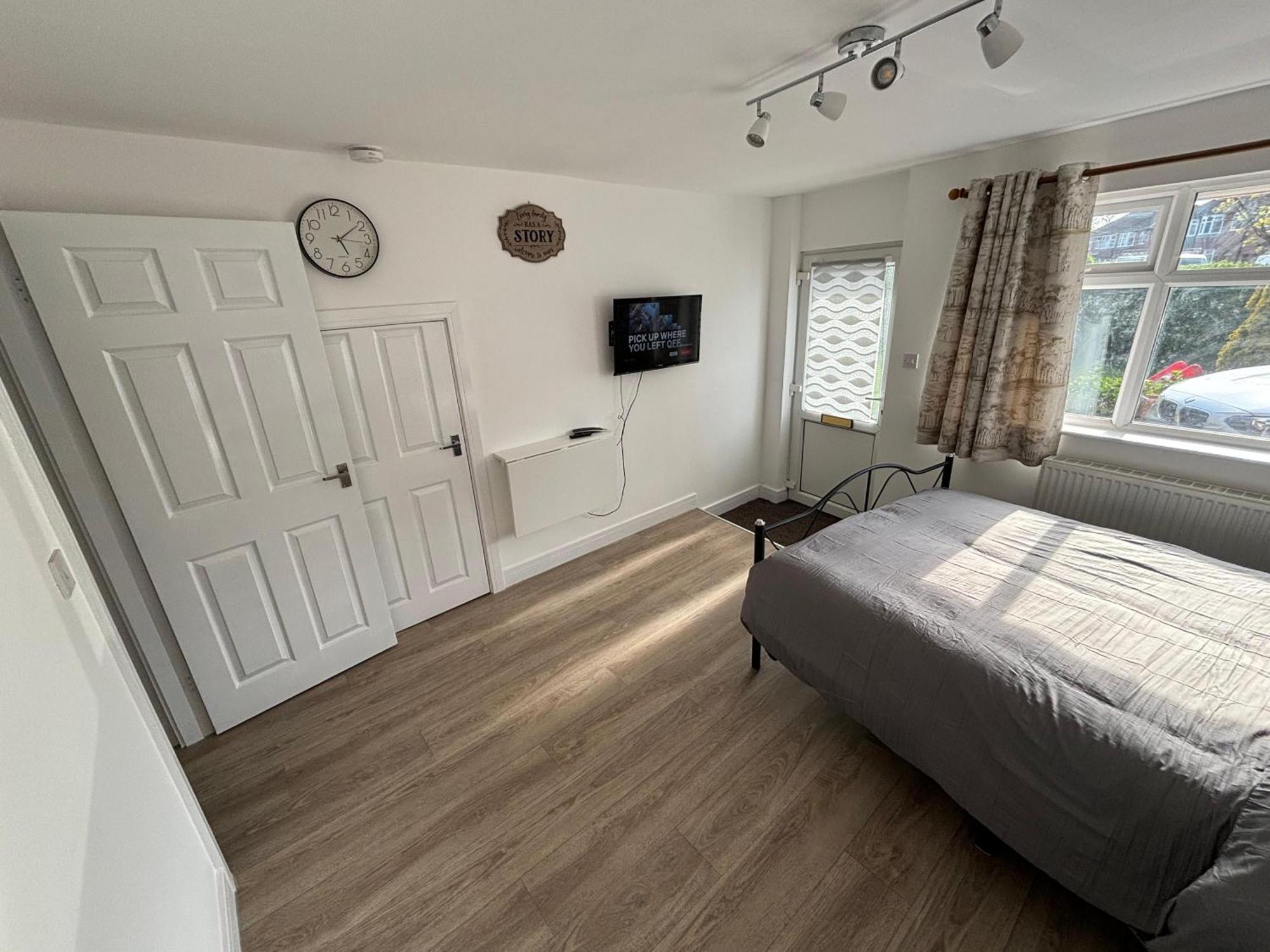 Modern & Cozy Gem - 10Min To City Center - Parking York Exterior photo
